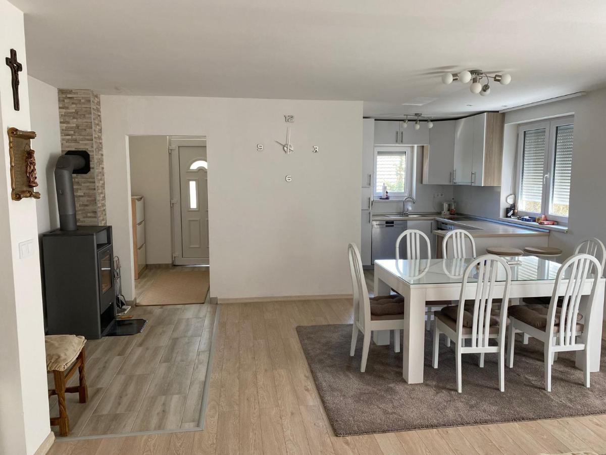 Apartman Potok ลิฟโน ภายนอก รูปภาพ